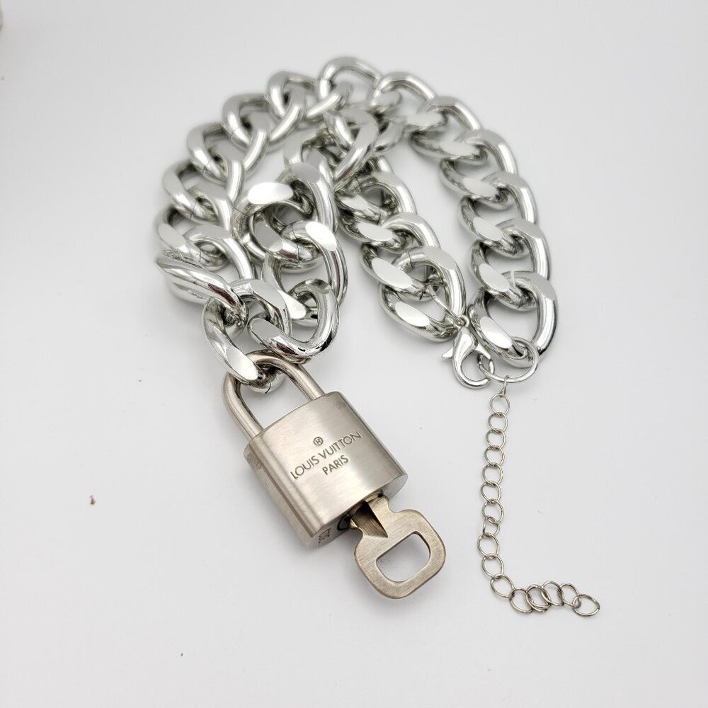 Authentic Louis Vuitton Padlock w/Unbranded Stainless Steel Plated Silver Chain - Picture 6 of 10